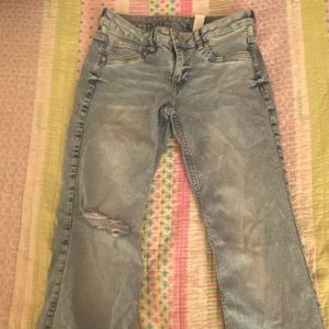 Light wash low waisted bootcut jeans